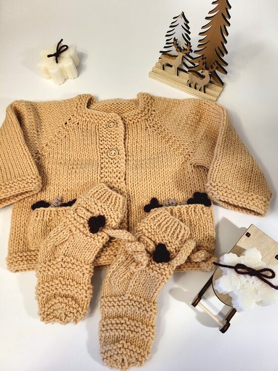 Bēša jaciņa un zeķītes